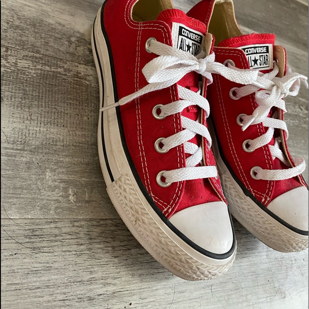 Converse - Picture 2 of 3
